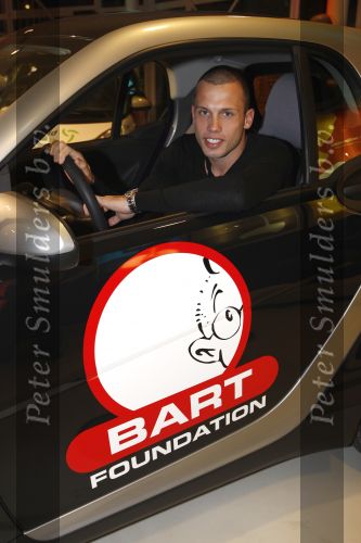 Amsterdam 15 januari 2008
John Heitinga  krijgt smart auto voor het goede doel.