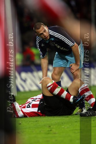 Eindhoven, 19 Maart 2008 Kompetitiewedstrijd PSV-AJAX, eindstand 0-0 
Seizoen 2007/2008
John Heitinga heeft Danko Lazovic onderuit gehaald