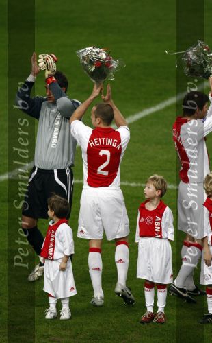 Amsterdam, 30 Januari 2008 Kompetitiewedstrijd AJAX-PSV, eindstand 0-2
Seizoen 2007/2008
John Heitinga met zijn jongste broertje Joey Heitinga
