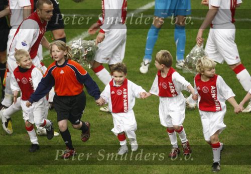 Amsterdam, 30 Januari 2008 Kompetitiewedstrijd AJAX-PSV, eindstand 0-2
Seizoen 2007/2008
John Heitinga met zijn jongste broertje Joey Heitinga