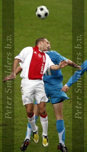 Amsterdam, 30 Januari 2008 Kompetitiewedstrijd AJAX-PSV, eindstand 0-2
Seizoen 2007/2008
John Heitinga in duel met Danny Koevermans