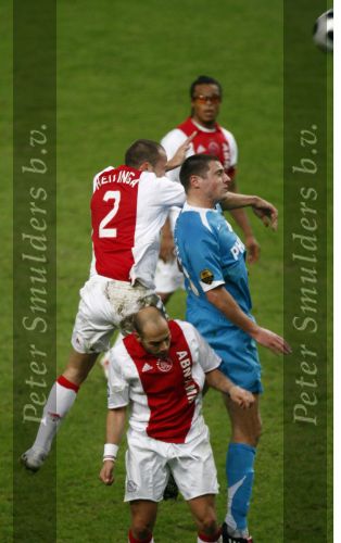 Amsterdam, 30 Januari 2008 Kompetitiewedstrijd AJAX-PSV, eindstand 0-2
Seizoen 2007/2008
John Heitinga in duel met Danny Koevermans