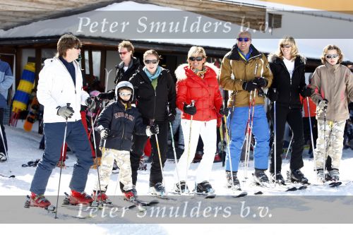 Serfaus 28 februari 2008
Carolien Tensen met vriend Peter Gallas en dochter Lotte op ski vakantie . John v d Heuvel met vrouw en kinderen
Peter Smulders bv