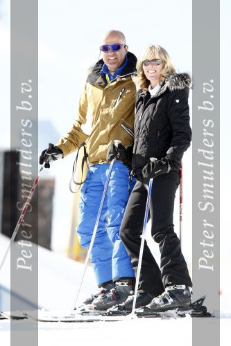 Serfaus 28 februari 2008
John v d Heuvel met zijn vrouw en kinderen op wintersport/ skivakantie.
Peter Smulders bv