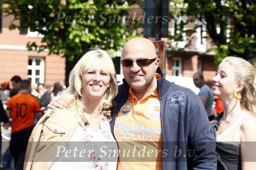 Amsterdam 30 april 2009
Koninginnedag met radio 538 op het museumplein. John v d Heuvel met zijn vrouw
Peter Smulders bv
