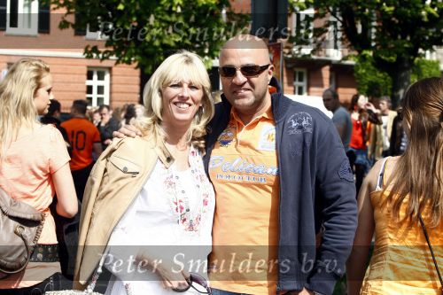 Amsterdam 30 april 2009
Koninginnedag met radio 538 op het museumplein. John v d Heuvel met zijn vrouw
Peter Smulders bv