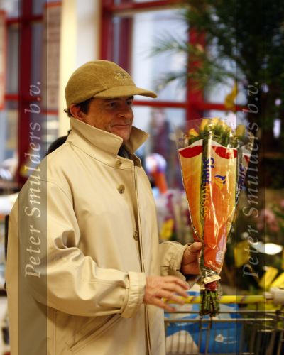 Zandvoort 19 januari 2008
Johnny Kraaykamp jr boodschappen aan het doen met zijn nieuwe vriendin Peggy Reiziger.