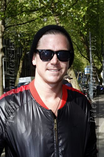 Amsterdam, 11 Mei 
Johnny de Mol met zijn nieuwe vriendin Elvira
