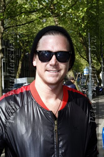 Amsterdam, 11 Mei 
Johnny de Mol met zijn nieuwe vriendin Elvira