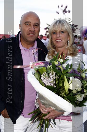 Amsterdam 27 april 2009
Feestje van Gerard Joling voor zijn 49e verjaardag bij cafe het Kalfje. John v d Heuvel met vrouw
Peter Smulders bv