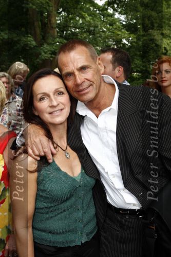 Oosterbeek 25 juni 2008
Huwelijk Rob de Nijs en zijnn vrouw Henriette in kerk in Oosterbeek. Joop Oonk met vrouw