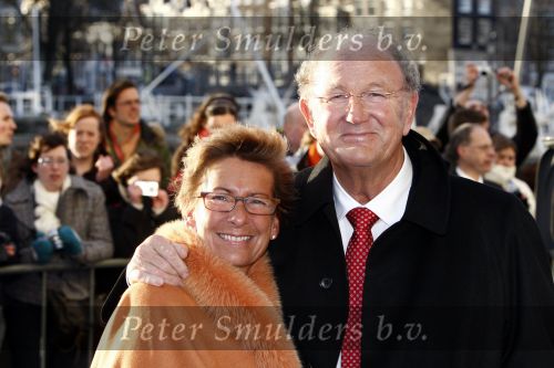 Amsterdam 1 februari 2008
Feest koningin Beatrix en Prinses Margriet voor hun 70e en 65e verjaardag in Carre.
Joop v d Ende met zijn vrouw Janine
Peter Smulders bv