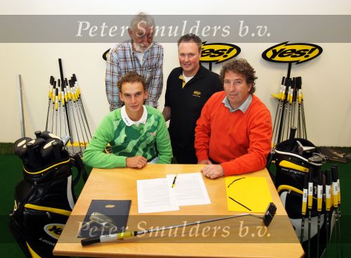 Eindhoven, 2 Mei 2008 
Contract ondertekening en Golfinstructie door Bart v d Wind en Aad v Osmet Golfpro Joost Luiten en vader/manager Nico Luiten
Foto Peter Smulders BV te Eindhoven
