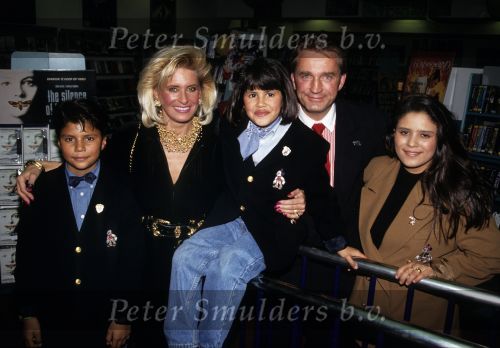 Amsterdam, 5 Oktober 1991
Hans Breukhoven samen met Connie Breukhoven en hun kinderen Jordy Breukhoven,Shanna Breukhoven, en Constanza Breukhoven