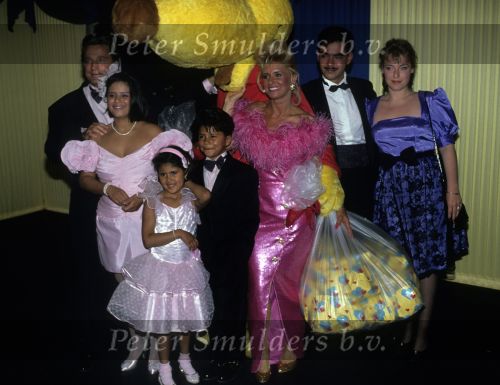 Amsterdam, 28 Juni 1991
Hans Breukhoven samen met Connie Breukhoven en hun kinderen Jordy Breukhoven,Shanna Breukhoven, Edwin Breukhoven met partner en Constanza Breukhoven