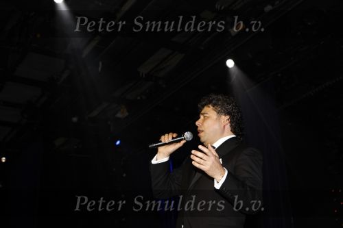 Hilversum 18 mei 2008
Jorge Castro met zijn vrouw tijdens optreden in studio 21.
Peter Smulders bv