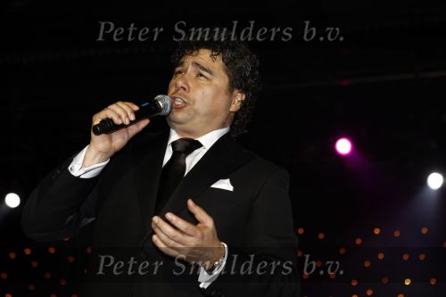 Hilversum 18 mei 2008
Jorge Castro met zijn vrouw tijdens optreden in studio 21.
Peter Smulders bv