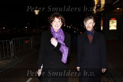 Amsterdam 1 februari 2008
Koningin Beatrix (70jaar) en Prinses Margriet (65 jaar) vieren hun verjaardag in Carre. Joris Voorhoeve met zijn nieuwe vriendin vrouw