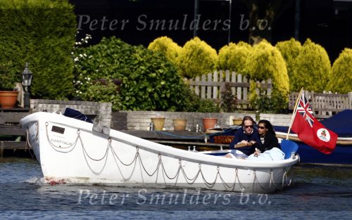Nederhorst den Berg 21 mei 2009
Jort kelder met zijn nieuwe vriendin aan het varen in zijn boot op de vecht.
Peter Smulders bv
