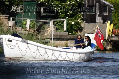 Nederhorst den Berg 21 mei 2009
Jort kelder met zijn nieuwe vriendin aan het varen in zijn boot op de vecht.
Peter Smulders bv