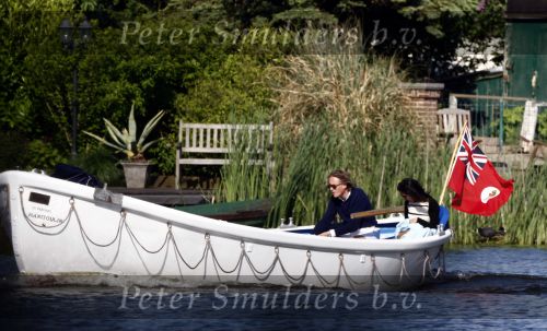 Nederhorst den Berg 21 mei 2009
Jort kelder met zijn nieuwe vriendin aan het varen in zijn boot op de vecht.
Peter Smulders bv
