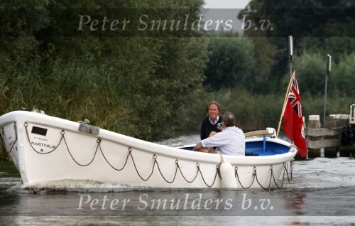 Weesp 31 augustus 2008
Jort Kelder met een vriend aan het varen met zijn boot op de Vecht.