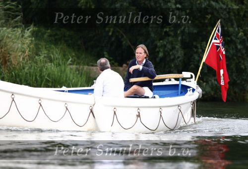 Weesp 31 augustus 2008
Jort Kelder met een vriend aan het varen met zijn boot op de Vecht.