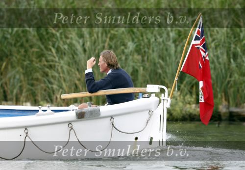 Weesp 31 augustus 2008
Jort Kelder met een vriend aan het varen met zijn boot op de Vecht.