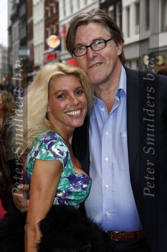 Amsterdam 16 april 2009
Premiere He \'s not just into you in Tuschinski. Bert v d Veer met zijn vriendin Judith Osborn
Peter Smulders bv