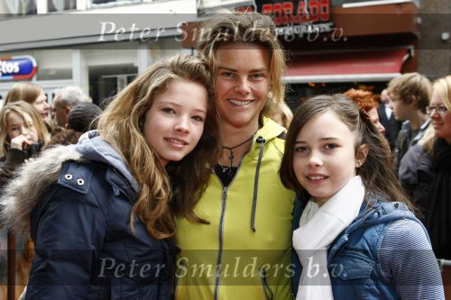 Amsterdam 5 april 2009
Premiere mijn vader is detective in Tuschinski. Judith Wiersema met dochters
Peter Smulders bv