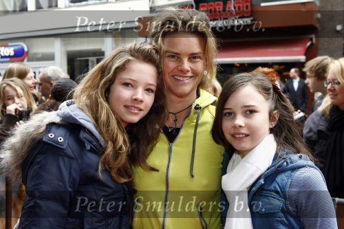 Amsterdam 5 april 2009
Premiere mijn vader is detective in Tuschinski. Judith Wiersema met dochters
Peter Smulders bv