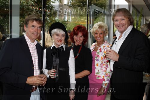 Amsterdam 7 september 2007
Opening nieuwe pand van de Pim de Vos advocaten op de pc hooftstraat. Erwin Kettman met Juliette Vossen en ...