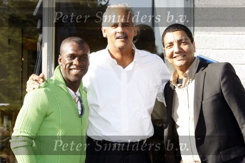 Amsterdam 14 oktober 2007
Stedman Graham ( ex Ophrah Winfrey op bezoek in Nederland. Hij ging varen met boot door de amsterdamse grachten en Golfen. Stedman met Jurgen Raymann en Clarence Seedorf