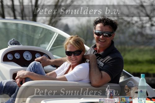 Nederhorst den Berg 13 april 2009
Milika Peterzon en Jurgen Smit met dochter en kleinkind op de boot aan het varen.
Peter Smulders bv