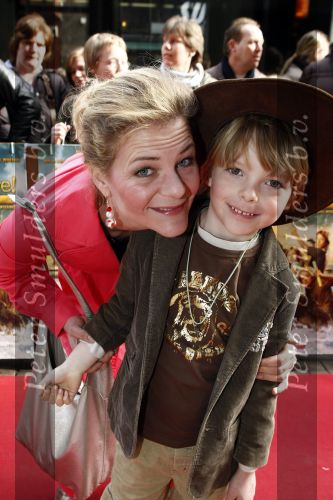 Amsterdam 5 april 2009
Premiere mijn vader is detective in Tuschinski. Justine Marcella met zoon
Peter Smulders bv