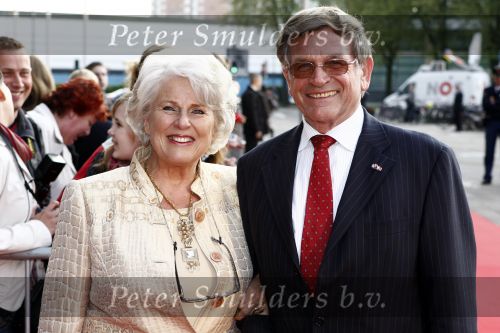 Utrecht 28 april 2009
Pieter v Vollenhoven viert zijn 70e verjaardag in het Beatrix theater in Utrecht. Karla Peijs met man
Peter Smulders bv