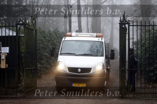 Lage Vuursche 13 februari 2008
Extra bewaking door Marechause bij Kasteel Drakenstein.
Peter Smulders bv
