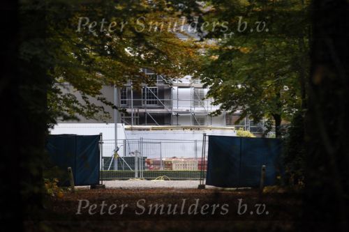 Lage Vuursche 28 oktober 2007
Verbouwing en nieuwe hekken rondom kasteel Drakensteynn waar koningin Beatrix weer gaat wonen.
Drakestein  Drakenstein  Drakesteyn