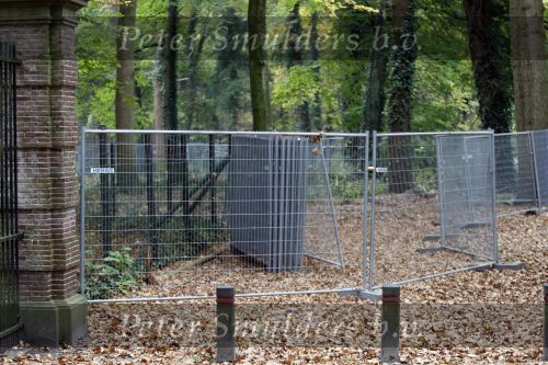 Lage Vuursche 28 oktober 2007
Verbouwing en nieuwe hekken rondom kasteel Drakensteynn waar koningin Beatrix weer gaat wonen.
Drakestein  Drakenstein  Drakesteyn