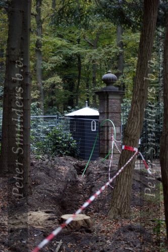 Lage Vuursche 28 oktober 2007
Verbouwing en nieuwe hekken rondom kasteel Drakensteynn waar koningin Beatrix weer gaat wonen.
Drakestein  Drakenstein  Drakesteyn