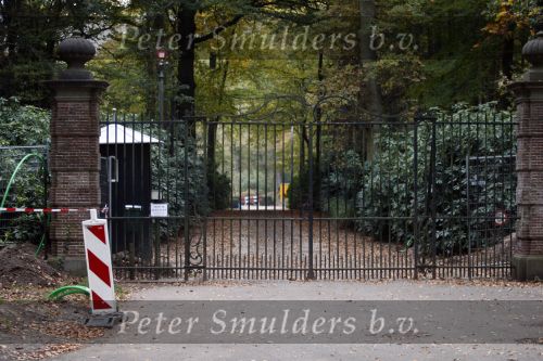 Lage Vuursche 28 oktober 2007
Verbouwing en nieuwe hekken rondom kasteel Drakensteynn waar koningin Beatrix weer gaat wonen.
Drakestein  Drakenstein  Drakesteyn