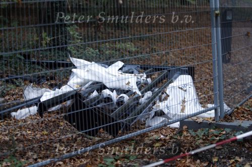 Lage Vuursche 28 oktober 2007
Verbouwing en nieuwe hekken rondom kasteel Drakensteynn waar koningin Beatrix weer gaat wonen.
Drakestein  Drakenstein  Drakesteyn