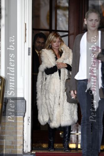 Amsterdam 24 maart 2008
Kate Moss met haar nieuwe vriend Jamie Hince bij het Amstel Hotel.
Peter Smulders bv