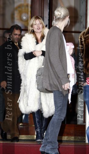 Amsterdam 24 maart 2008
Kate Moss met haar nieuwe vriend Jamie Hince bij het Amstel Hotel.
Peter Smulders bv