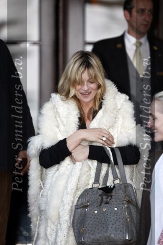 Amsterdam 24 maart 2008
Kate Moss met haar nieuwe vriend Jamie Hince bij het Amstel Hotel.
Peter Smulders bv