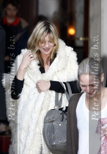 Amsterdam 24 maart 2008
Kate Moss met haar nieuwe vriend Jamie Hince bij het Amstel Hotel.
Peter Smulders bv