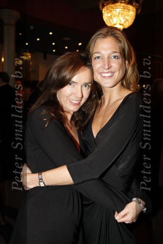 Amsterdam 26 oktober 2007
Uitreiking televizierring 2007 in carre. Kathleen Vael met een vriendin