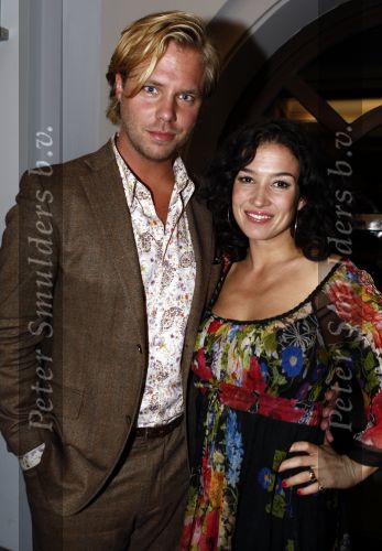 Haarlem 13 maart 2009
Premiere show Ellen ten Damme in de schouwburg van Haarlem. Katja Schuurman met haar man Thijs Romer
Peter Smulders bv