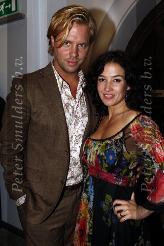 Haarlem 13 maart 2009
Premiere show Ellen ten Damme in de schouwburg van Haarlem. Katja Schuurman met haar man Thijs Romer
Peter Smulders bv