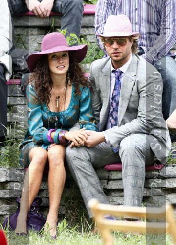 Amsterdam 18 juli 2008
Thijs Romer en Katja Schuurman bij trouwen van Birgit Schuurman en haar man Arne.